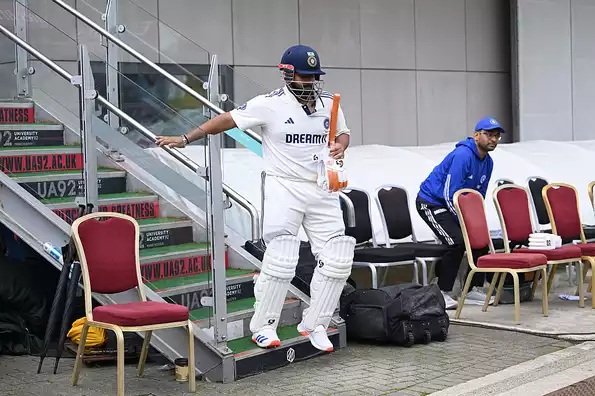 Pant nears return after aggravating injury earlier in Manchester Test